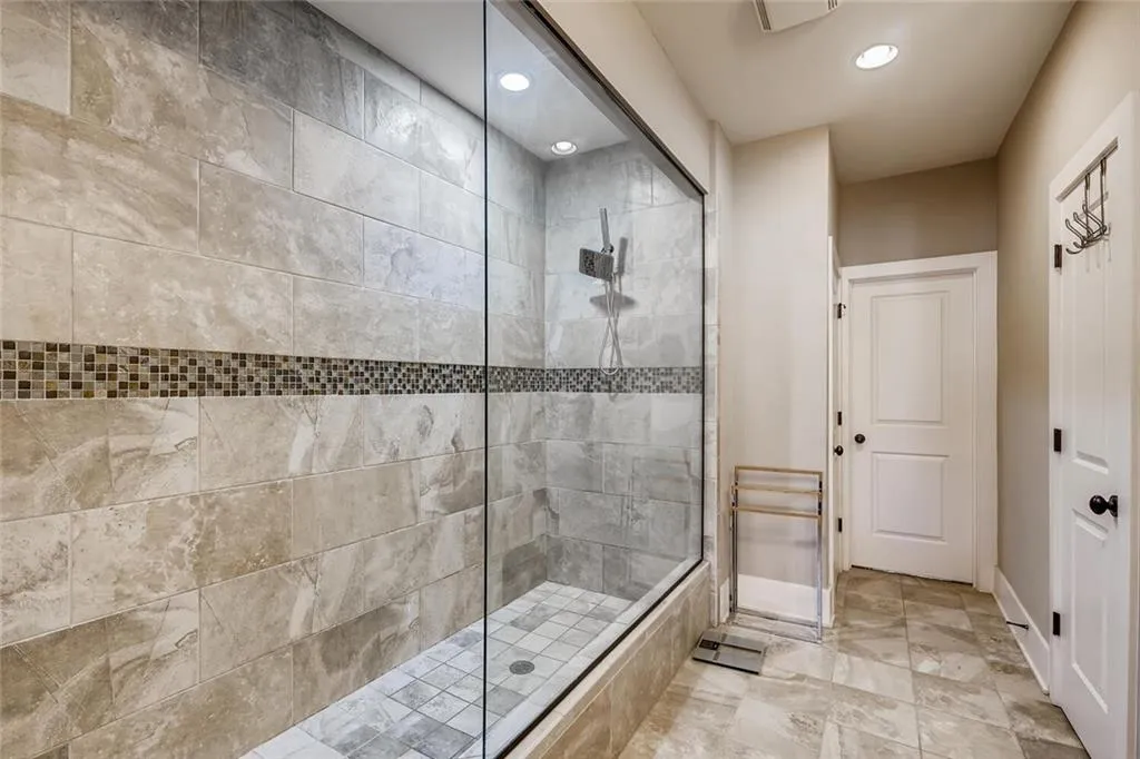 305 Alderwood Lane, Sandy Springs, Georgia 30328, 3 Bedrooms Bedrooms, ,3 BathroomsBathrooms,Residential,Sold,305 Alderwood Lane,6821411