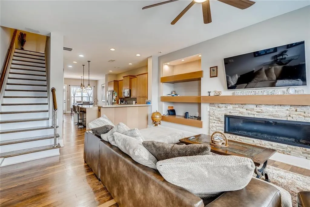 305 Alderwood Lane, Sandy Springs, Georgia 30328, 3 Bedrooms Bedrooms, ,3 BathroomsBathrooms,Residential,Sold,305 Alderwood Lane,6821411