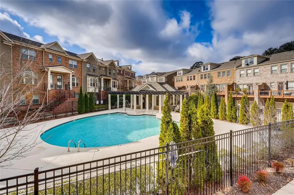 305 Alderwood Lane, Sandy Springs, Georgia 30328, 3 Bedrooms Bedrooms, ,3 BathroomsBathrooms,Residential,Sold,305 Alderwood Lane,6821411