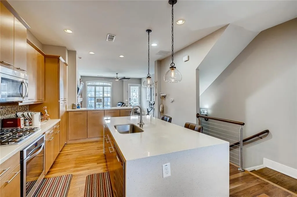 305 Alderwood Lane, Sandy Springs, Georgia 30328, 3 Bedrooms Bedrooms, ,3 BathroomsBathrooms,Residential,Sold,305 Alderwood Lane,6821411