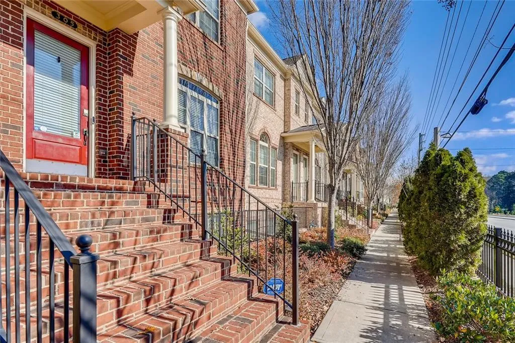 305 Alderwood Lane, Sandy Springs, Georgia 30328, 3 Bedrooms Bedrooms, ,3 BathroomsBathrooms,Residential,Sold,305 Alderwood Lane,6821411