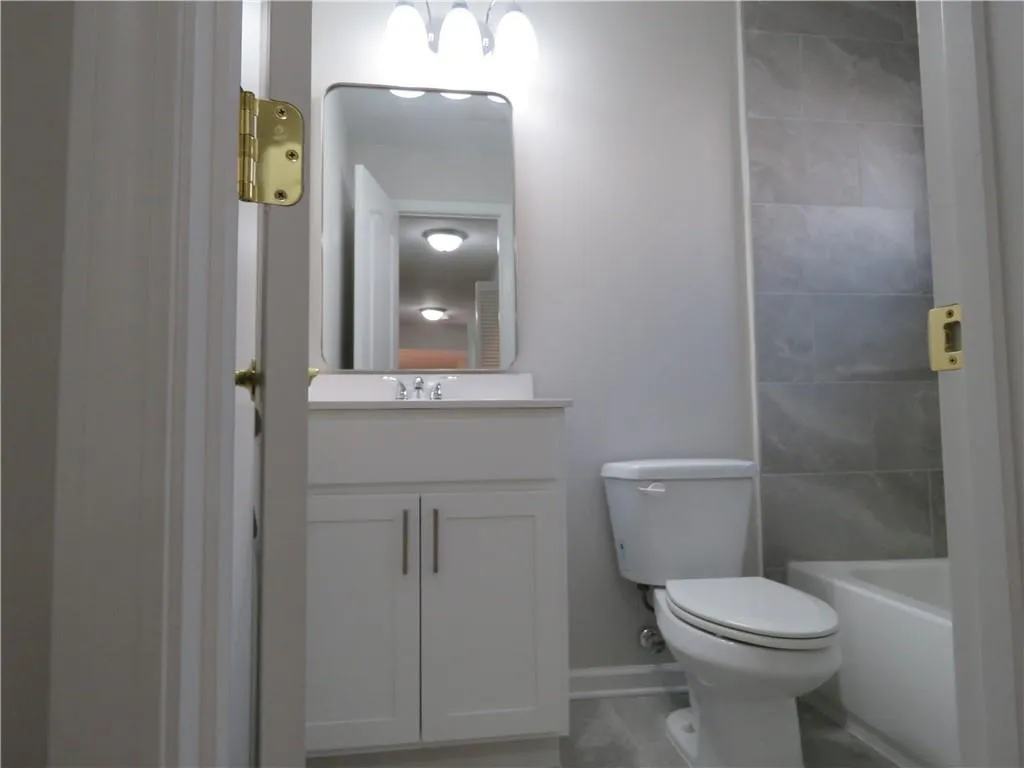 311 Peachtree Hills Avenue Ne Unit 6a, Atlanta, Georgia 30305, 2 Bedrooms Bedrooms, 0 ,1 BathroomBathrooms,Residential,For Sale,311 Peachtree Hills Avenue Ne Unit 6a,7690454