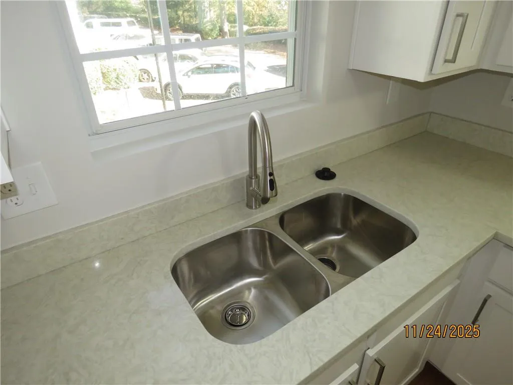 311 Peachtree Hills Avenue Ne Unit 6a, Atlanta, Georgia 30305, 2 Bedrooms Bedrooms, 0 ,1 BathroomBathrooms,Residential,For Sale,311 Peachtree Hills Avenue Ne Unit 6a,7690454