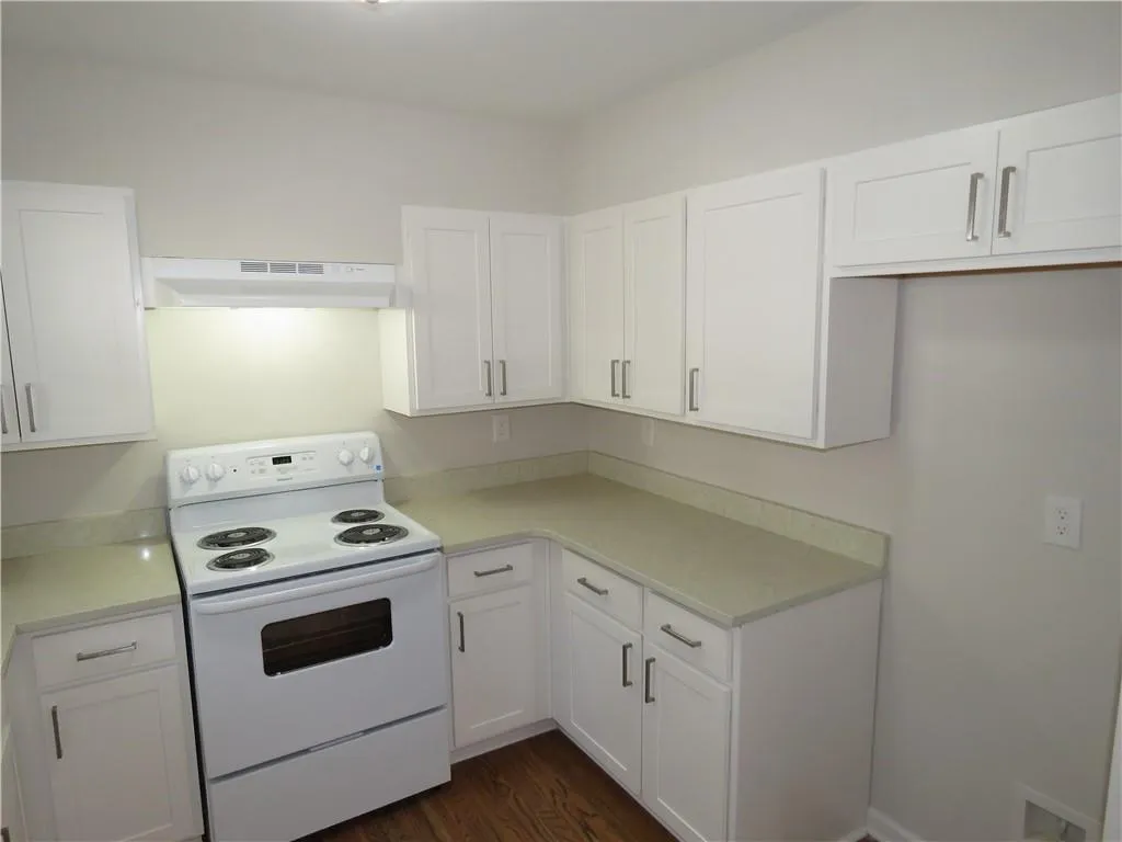 311 Peachtree Hills Avenue Ne Unit 6a, Atlanta, Georgia 30305, 2 Bedrooms Bedrooms, 0 ,1 BathroomBathrooms,Residential,For Sale,311 Peachtree Hills Avenue Ne Unit 6a,7690454