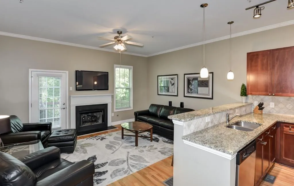 1945 Sterling Oaks Circle Ne, Brookhaven, Georgia 30319, 3 Bedrooms Bedrooms, ,3 BathroomsBathrooms,Residential,Sold,1945 Sterling Oaks Circle Ne,5746924