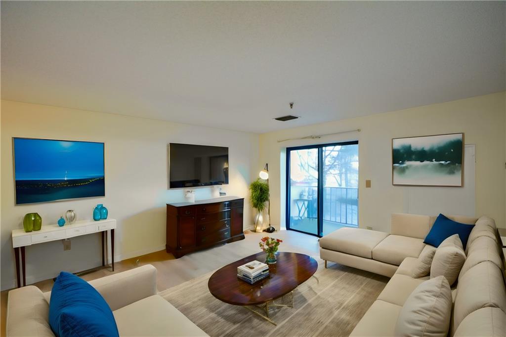 300 Johnson Ferry Road Unit B109, Sandy Springs, Georgia 30328, 1 Bedroom Bedrooms, ,1 BathroomBathrooms,Residential,Sold,300 Johnson Ferry Road Unit B109,7304193