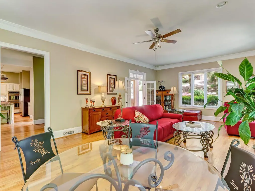 1895 Redbourne Drive, Sandy Springs, Georgia 30350, 4 Bedrooms Bedrooms, ,3 BathroomsBathrooms,Residential,Sold,1895 Redbourne Drive,6884592