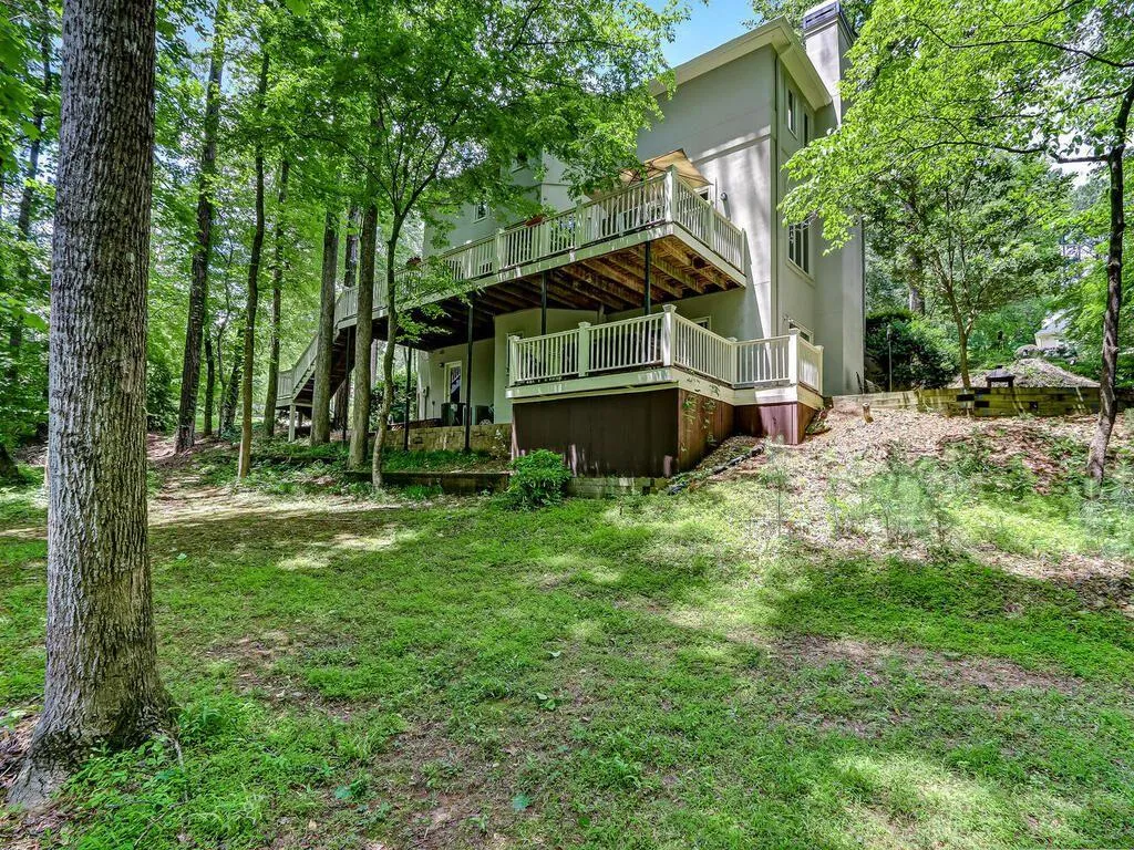 1895 Redbourne Drive, Sandy Springs, Georgia 30350, 4 Bedrooms Bedrooms, ,3 BathroomsBathrooms,Residential,Sold,1895 Redbourne Drive,6884592
