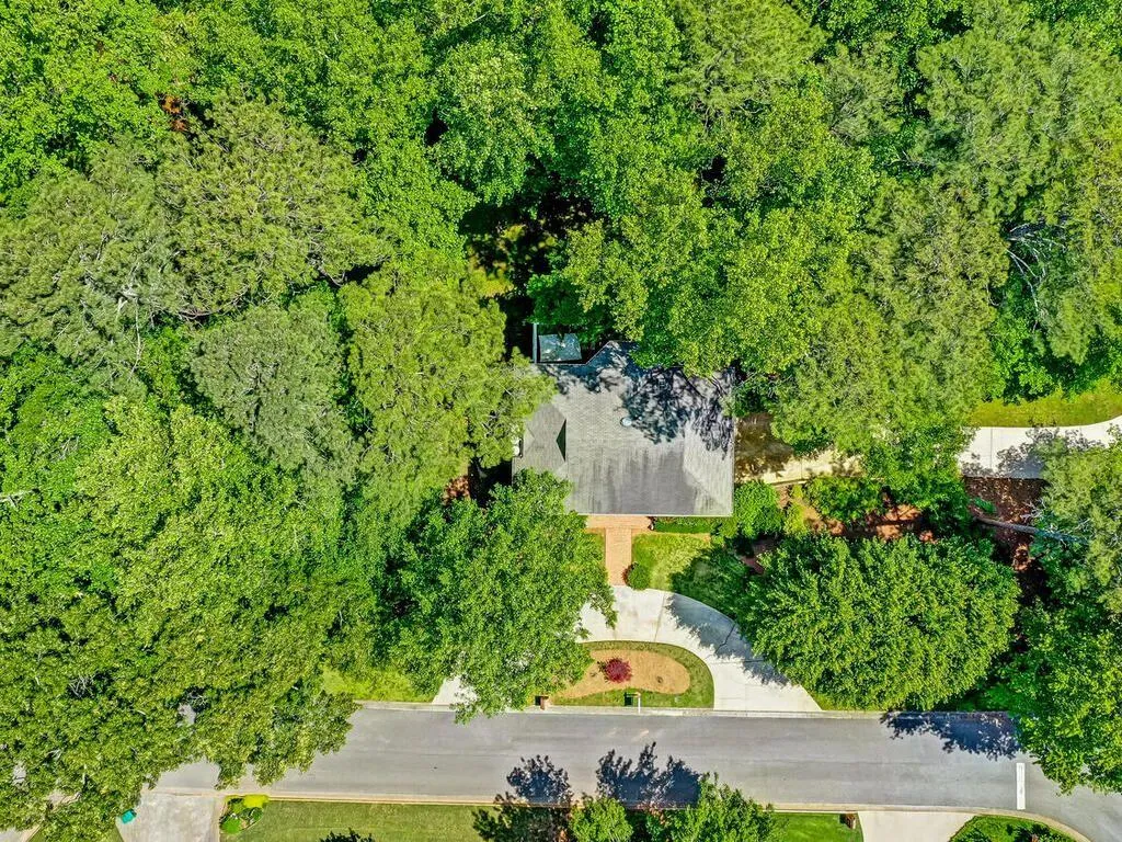 1895 Redbourne Drive, Sandy Springs, Georgia 30350, 4 Bedrooms Bedrooms, ,3 BathroomsBathrooms,Residential,Sold,1895 Redbourne Drive,6884592