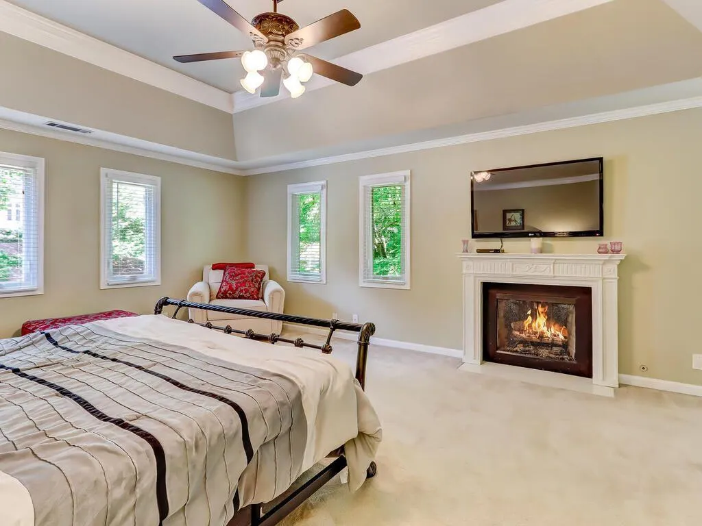 1895 Redbourne Drive, Sandy Springs, Georgia 30350, 4 Bedrooms Bedrooms, ,3 BathroomsBathrooms,Residential,Sold,1895 Redbourne Drive,6884592