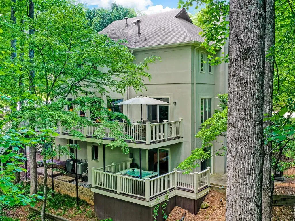 1895 Redbourne Drive, Sandy Springs, Georgia 30350, 4 Bedrooms Bedrooms, ,3 BathroomsBathrooms,Residential,Sold,1895 Redbourne Drive,6884592