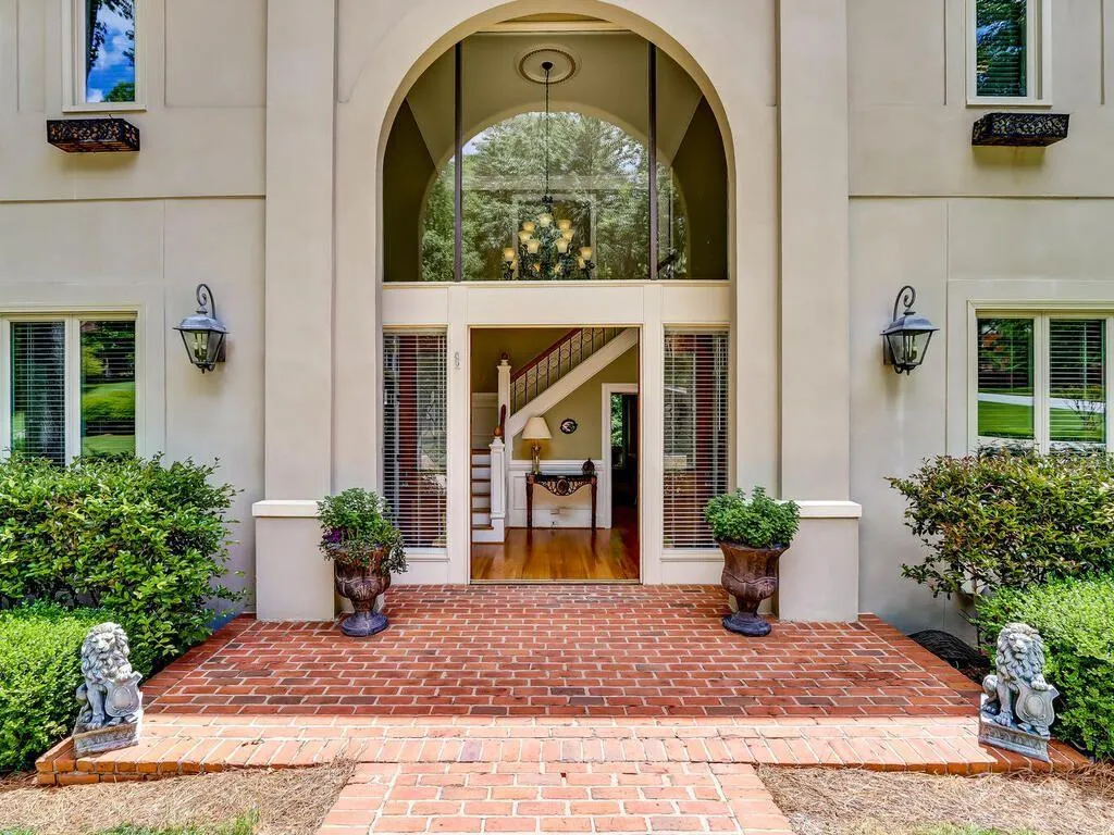 1895 Redbourne Drive, Sandy Springs, Georgia 30350, 4 Bedrooms Bedrooms, ,3 BathroomsBathrooms,Residential,Sold,1895 Redbourne Drive,6884592