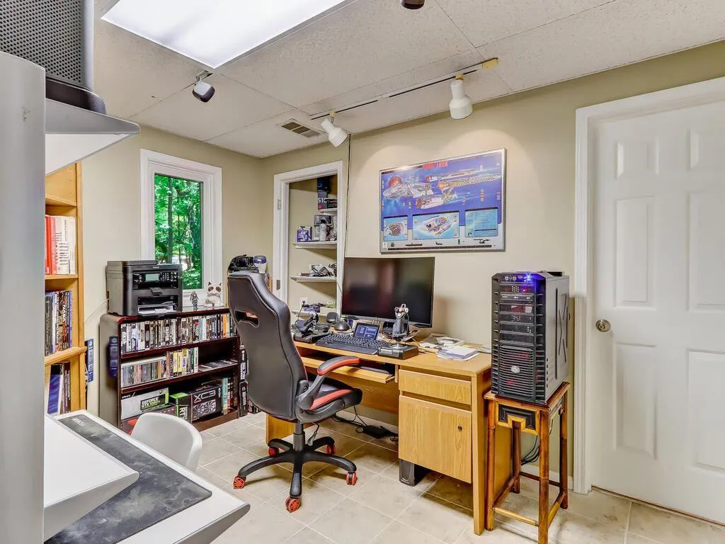 1895 Redbourne Drive, Sandy Springs, Georgia 30350, 4 Bedrooms Bedrooms, ,3 BathroomsBathrooms,Residential,Sold,1895 Redbourne Drive,6884592