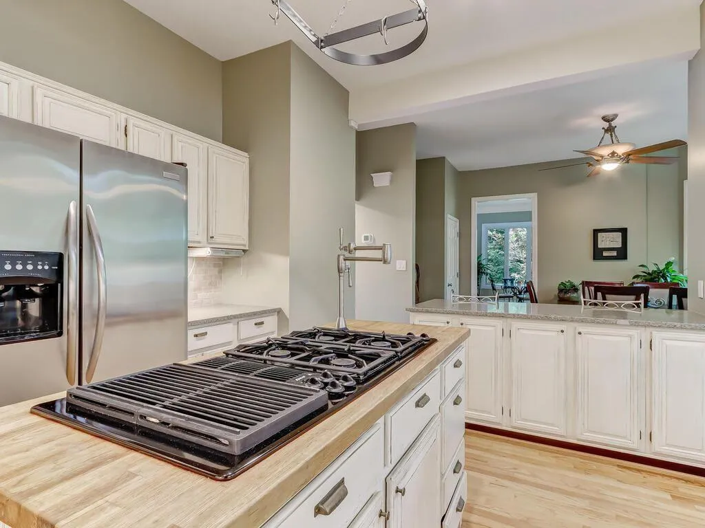 1895 Redbourne Drive, Sandy Springs, Georgia 30350, 4 Bedrooms Bedrooms, ,3 BathroomsBathrooms,Residential,Sold,1895 Redbourne Drive,6884592