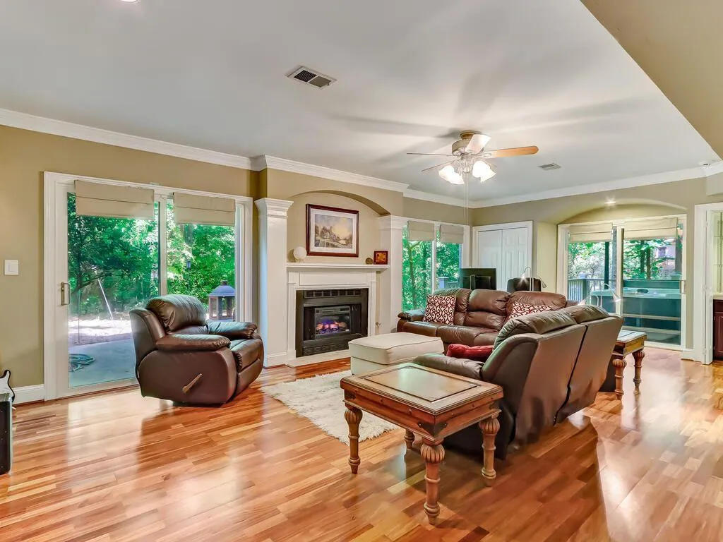 1895 Redbourne Drive, Sandy Springs, Georgia 30350, 4 Bedrooms Bedrooms, ,3 BathroomsBathrooms,Residential,Sold,1895 Redbourne Drive,6884592