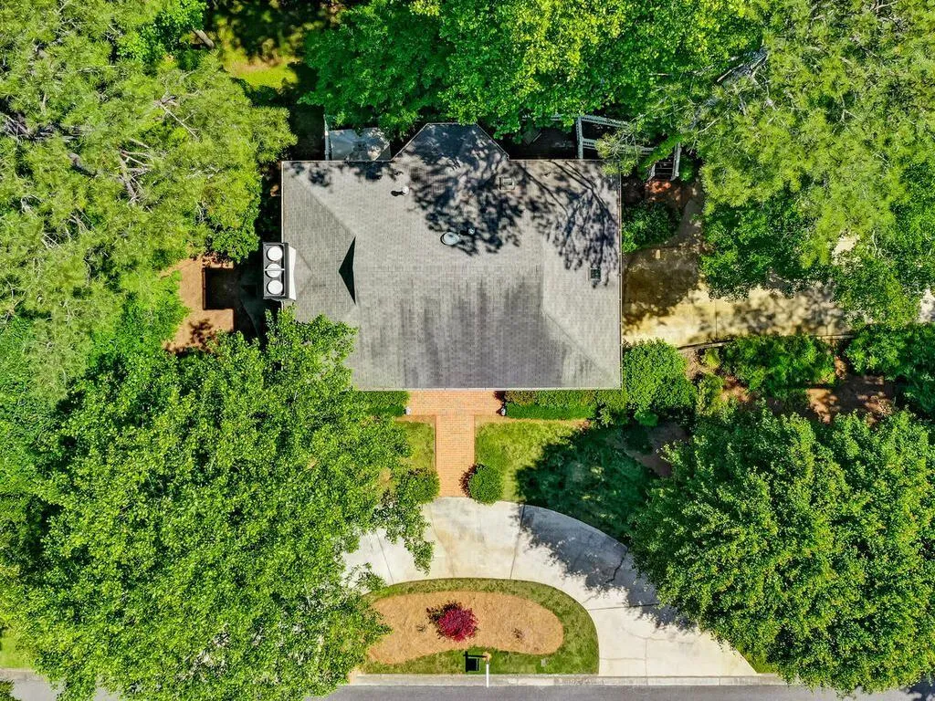 1895 Redbourne Drive, Sandy Springs, Georgia 30350, 4 Bedrooms Bedrooms, ,3 BathroomsBathrooms,Residential,Sold,1895 Redbourne Drive,6884592