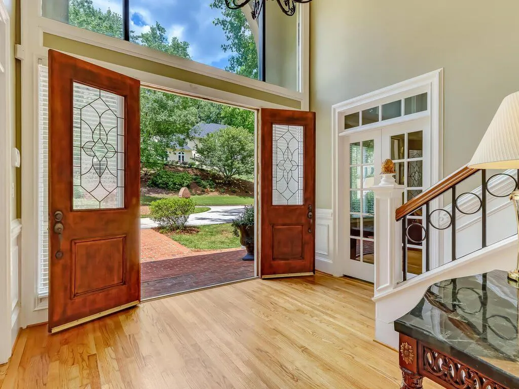1895 Redbourne Drive, Sandy Springs, Georgia 30350, 4 Bedrooms Bedrooms, ,3 BathroomsBathrooms,Residential,Sold,1895 Redbourne Drive,6884592