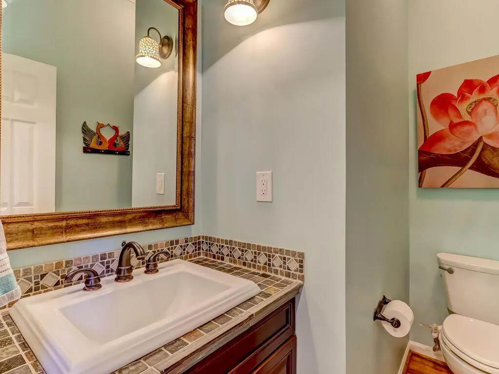 1895 Redbourne Drive, Sandy Springs, Georgia 30350, 4 Bedrooms Bedrooms, ,3 BathroomsBathrooms,Residential,Sold,1895 Redbourne Drive,6884592