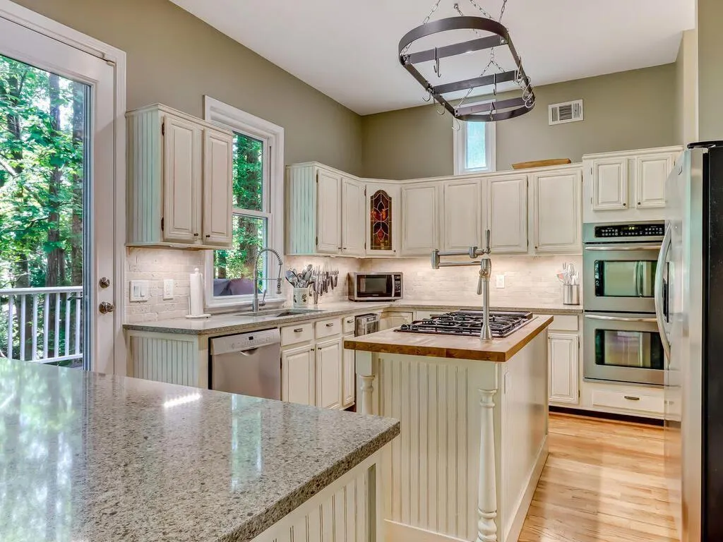 1895 Redbourne Drive, Sandy Springs, Georgia 30350, 4 Bedrooms Bedrooms, ,3 BathroomsBathrooms,Residential,Sold,1895 Redbourne Drive,6884592