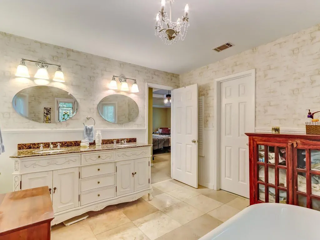 1895 Redbourne Drive, Sandy Springs, Georgia 30350, 4 Bedrooms Bedrooms, ,3 BathroomsBathrooms,Residential,Sold,1895 Redbourne Drive,6884592