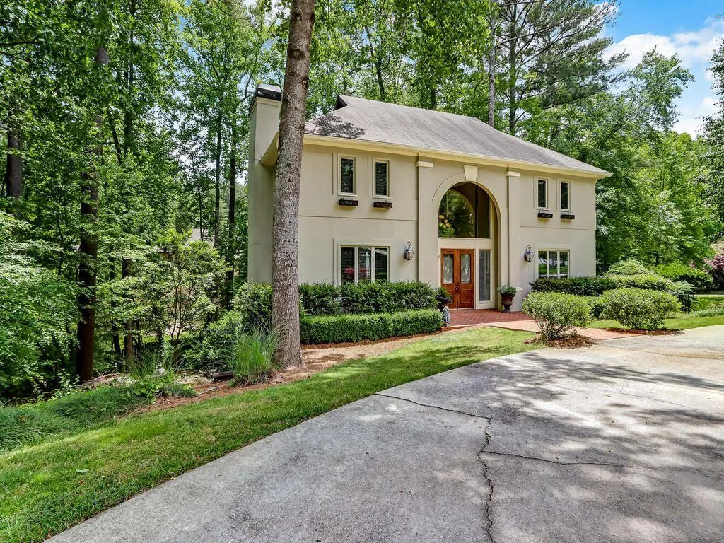 1895 Redbourne Drive, Sandy Springs, Georgia 30350, 4 Bedrooms Bedrooms, ,3 BathroomsBathrooms,Residential,Sold,1895 Redbourne Drive,6884592