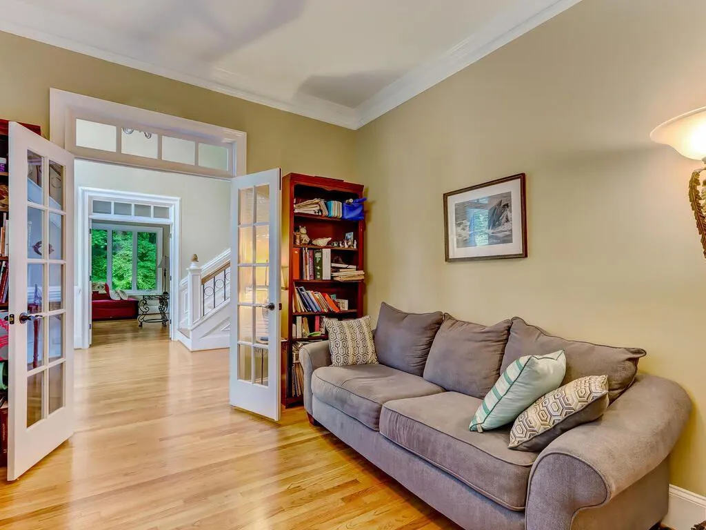 1895 Redbourne Drive, Sandy Springs, Georgia 30350, 4 Bedrooms Bedrooms, ,3 BathroomsBathrooms,Residential,Sold,1895 Redbourne Drive,6884592