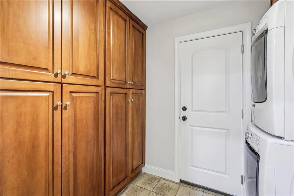 280 Seamarsh Court, Atlanta, Georgia 30328, 4 Bedrooms Bedrooms, ,3 BathroomsBathrooms,Residential,Sold,280 Seamarsh Court,7545072