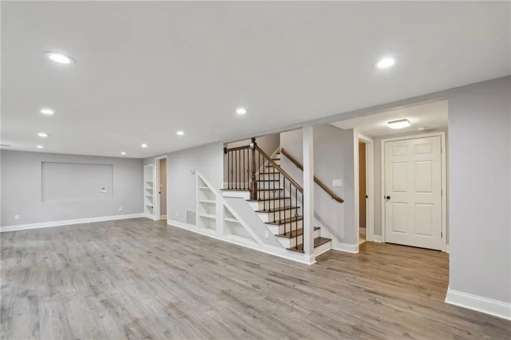 280 Seamarsh Court, Atlanta, Georgia 30328, 4 Bedrooms Bedrooms, ,3 BathroomsBathrooms,Residential,Sold,280 Seamarsh Court,7545072