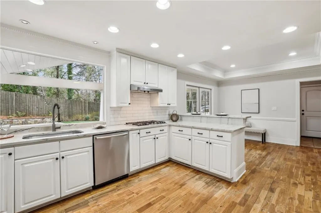 280 Seamarsh Court, Atlanta, Georgia 30328, 4 Bedrooms Bedrooms, ,3 BathroomsBathrooms,Residential,Sold,280 Seamarsh Court,7545072