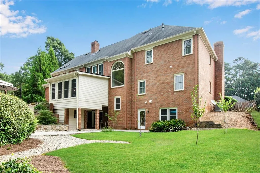 5600 Errol Place, Atlanta, Georgia 30327, 5 Bedrooms Bedrooms, ,4 BathroomsBathrooms,Residential,Sold,5600 Errol Place,6938063