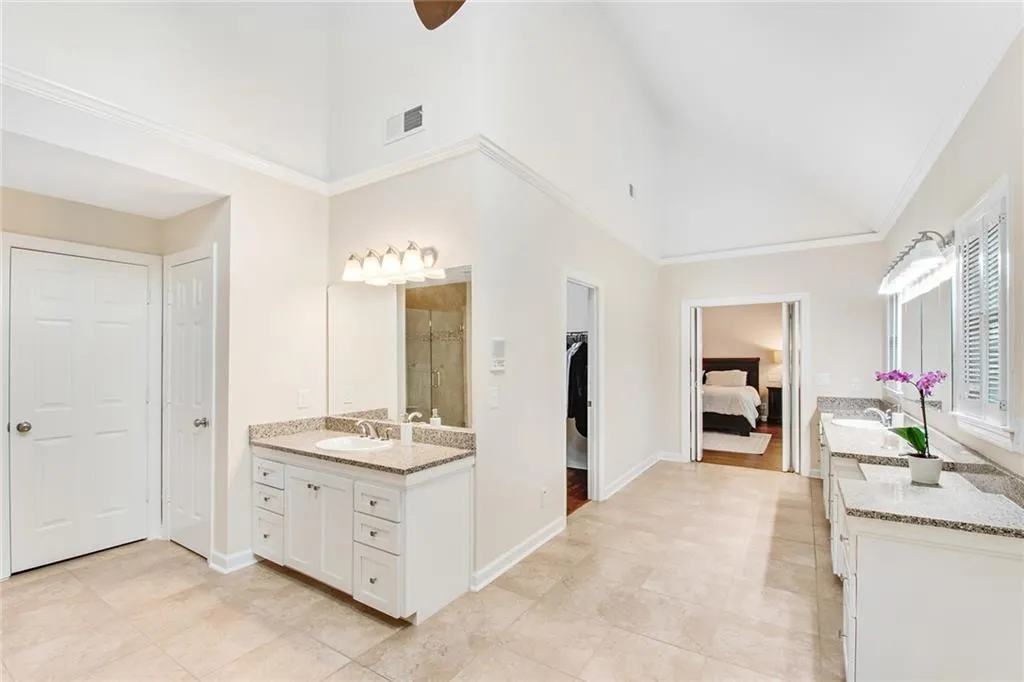 5600 Errol Place, Atlanta, Georgia 30327, 5 Bedrooms Bedrooms, ,4 BathroomsBathrooms,Residential,Sold,5600 Errol Place,6938063