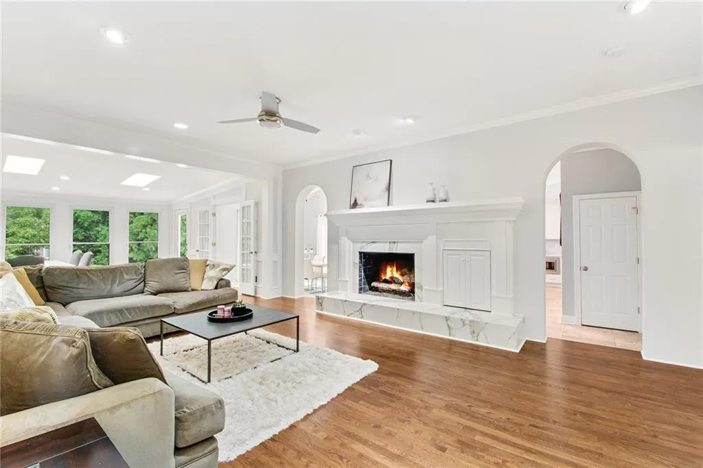 5600 Errol Place, Atlanta, Georgia 30327, 5 Bedrooms Bedrooms, ,4 BathroomsBathrooms,Residential,Sold,5600 Errol Place,6938063