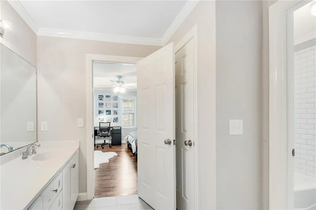 5600 Errol Place, Atlanta, Georgia 30327, 5 Bedrooms Bedrooms, ,4 BathroomsBathrooms,Residential,Sold,5600 Errol Place,6938063