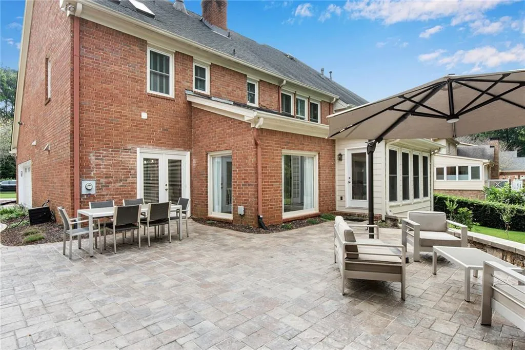 5600 Errol Place, Atlanta, Georgia 30327, 5 Bedrooms Bedrooms, ,4 BathroomsBathrooms,Residential,Sold,5600 Errol Place,6938063