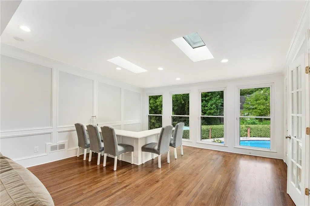 5600 Errol Place, Atlanta, Georgia 30327, 5 Bedrooms Bedrooms, ,4 BathroomsBathrooms,Residential,Sold,5600 Errol Place,6938063