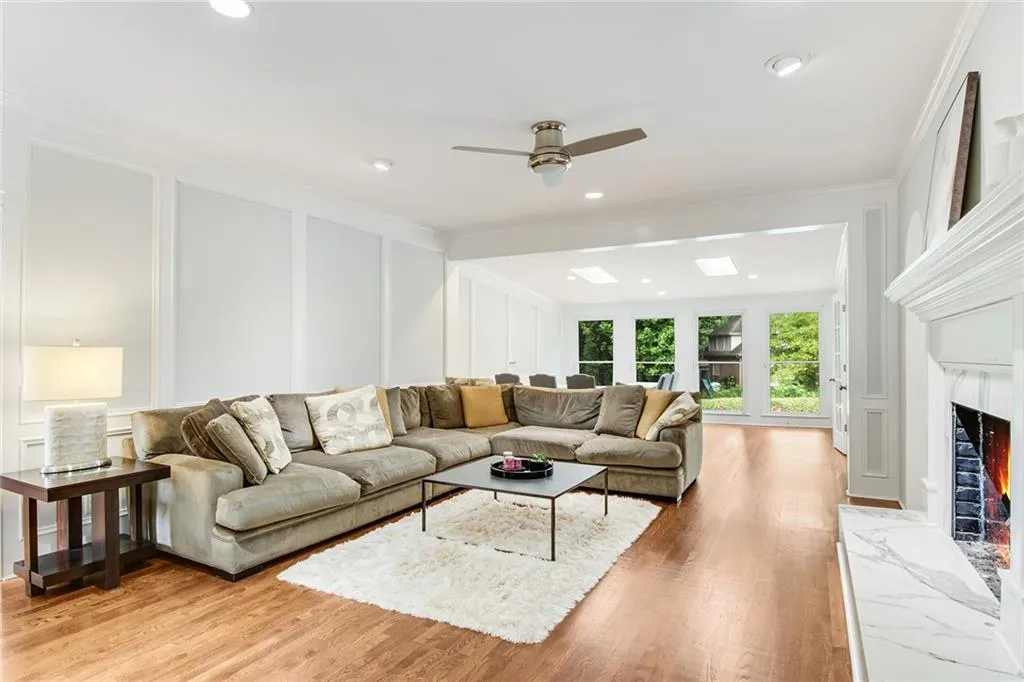 5600 Errol Place, Atlanta, Georgia 30327, 5 Bedrooms Bedrooms, ,4 BathroomsBathrooms,Residential,Sold,5600 Errol Place,6938063