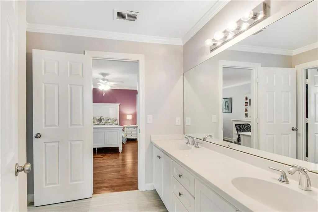 5600 Errol Place, Atlanta, Georgia 30327, 5 Bedrooms Bedrooms, ,4 BathroomsBathrooms,Residential,Sold,5600 Errol Place,6938063