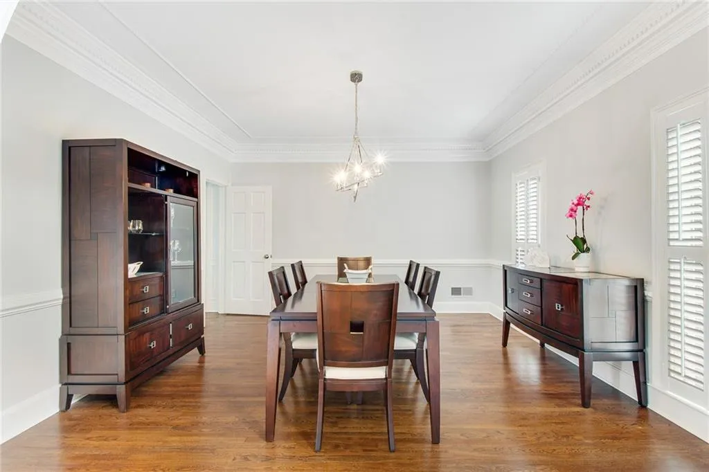 5600 Errol Place, Atlanta, Georgia 30327, 5 Bedrooms Bedrooms, ,4 BathroomsBathrooms,Residential,Sold,5600 Errol Place,6938063