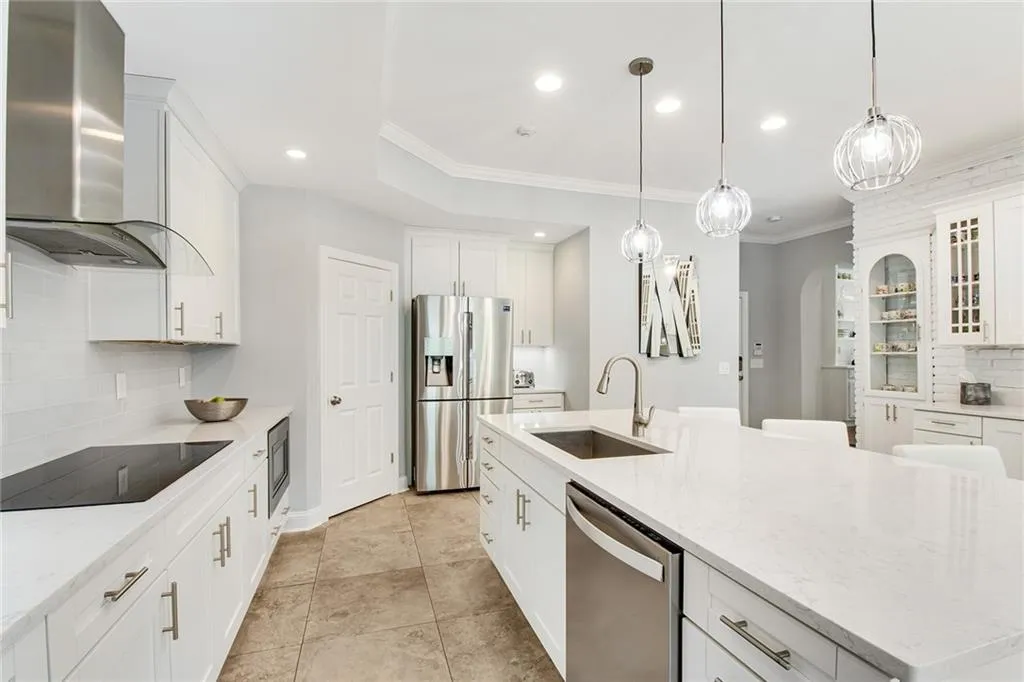 5600 Errol Place, Atlanta, Georgia 30327, 5 Bedrooms Bedrooms, ,4 BathroomsBathrooms,Residential,Sold,5600 Errol Place,6938063