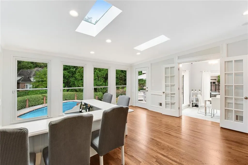 5600 Errol Place, Atlanta, Georgia 30327, 5 Bedrooms Bedrooms, ,4 BathroomsBathrooms,Residential,Sold,5600 Errol Place,6938063