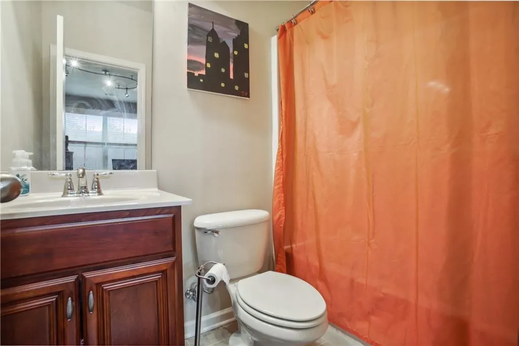 7245 Highland Bluff, Sandy Springs, Georgia 30328, 3 Bedrooms Bedrooms, ,3 BathroomsBathrooms,Residential,Sold,7245 Highland Bluff,7203646