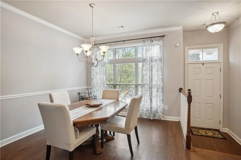 7245 Highland Bluff, Sandy Springs, Georgia 30328, 3 Bedrooms Bedrooms, ,3 BathroomsBathrooms,Residential,Sold,7245 Highland Bluff,7203646