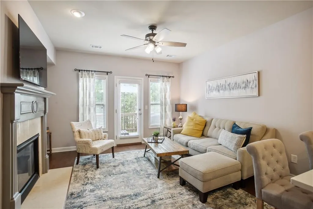 7245 Highland Bluff, Sandy Springs, Georgia 30328, 3 Bedrooms Bedrooms, ,3 BathroomsBathrooms,Residential,Sold,7245 Highland Bluff,7203646