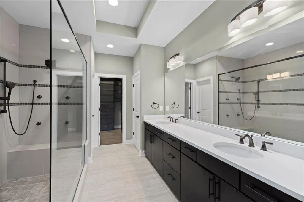 60 Yorkshire, Atlanta, Georgia 30328, 3 Bedrooms Bedrooms, ,3 BathroomsBathrooms,Residential,Sold,60 Yorkshire,6995503