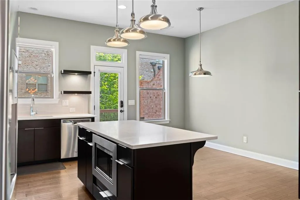 60 Yorkshire, Atlanta, Georgia 30328, 3 Bedrooms Bedrooms, ,3 BathroomsBathrooms,Residential,Sold,60 Yorkshire,6995503