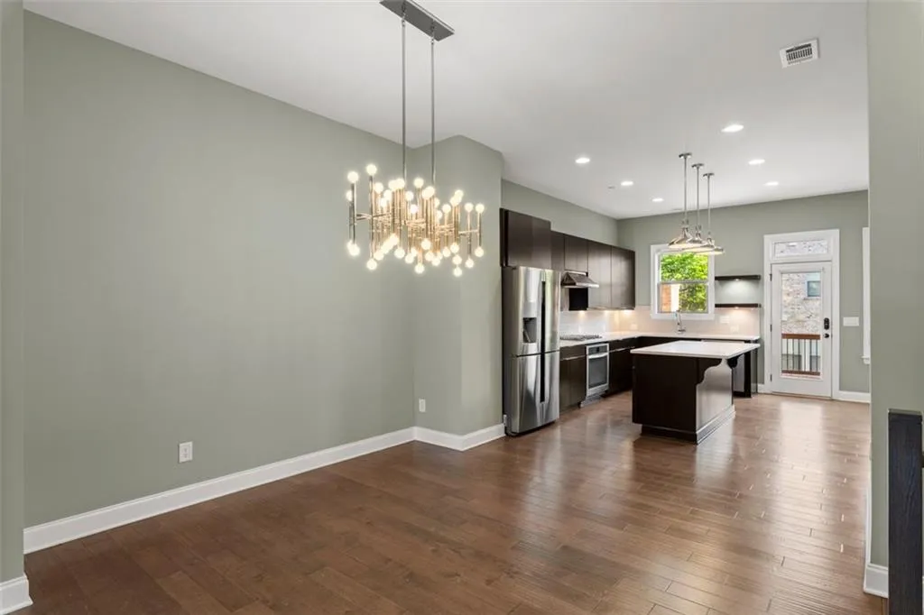 60 Yorkshire, Atlanta, Georgia 30328, 3 Bedrooms Bedrooms, ,3 BathroomsBathrooms,Residential,Sold,60 Yorkshire,6995503