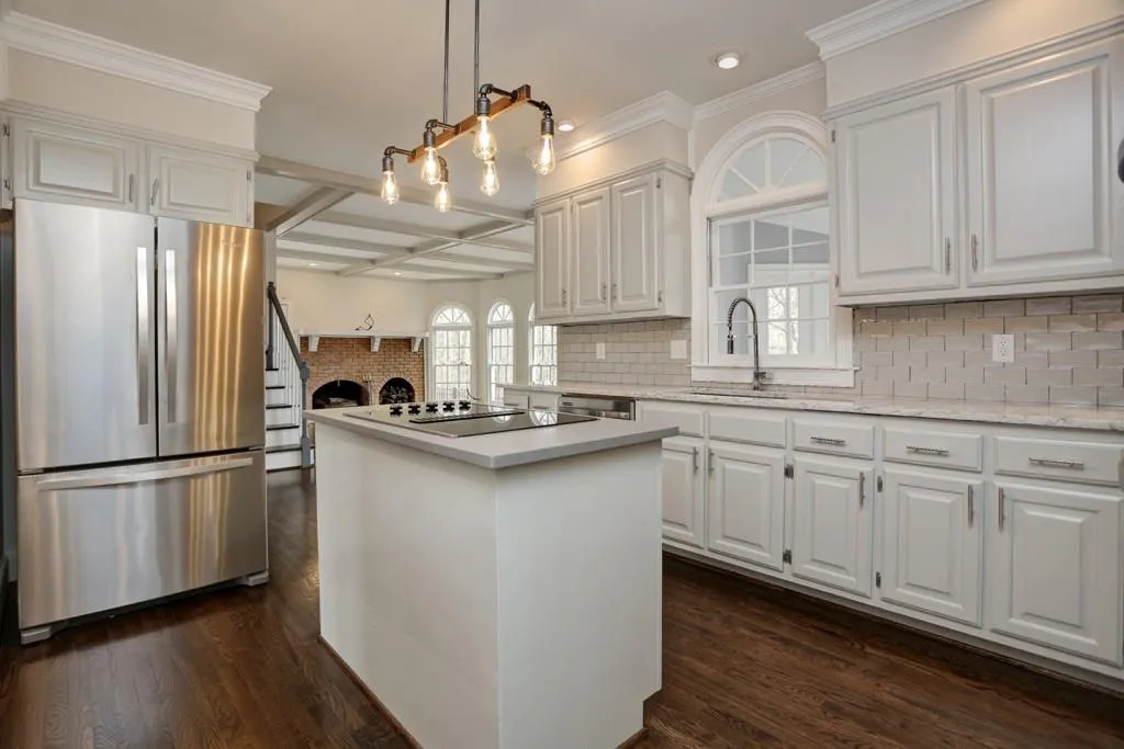 2995 Coles Way, Sandy Springs, Georgia 30350, 5 Bedrooms Bedrooms, ,4 BathroomsBathrooms,Residential,Sold,2995 Coles Way,5822749