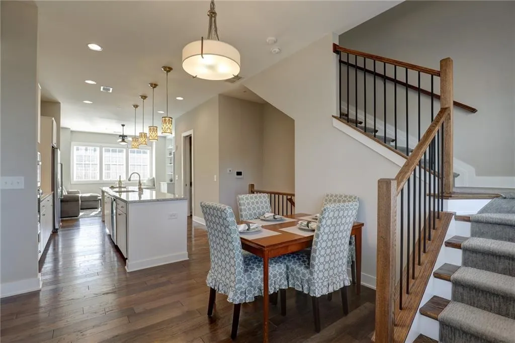 6719 Cadence Boulevard Unit 33, Sandy Springs, Georgia 30328, 1 Bedroom Bedrooms, ,2 BathroomsBathrooms,Residential,Sold,6719 Cadence Boulevard Unit 33,6817676