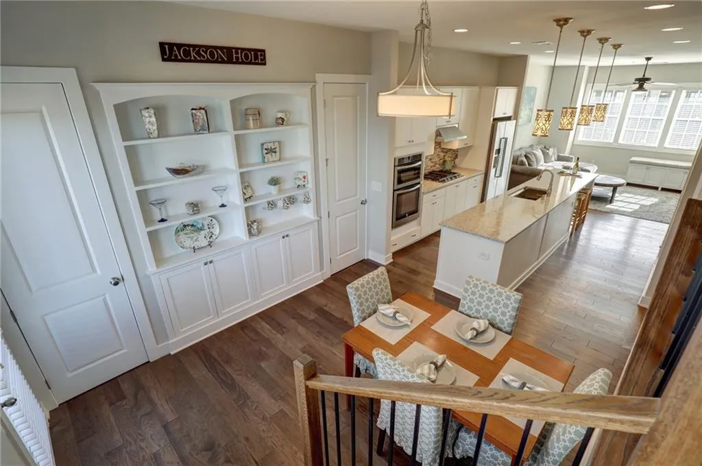 6719 Cadence Boulevard Unit 33, Sandy Springs, Georgia 30328, 1 Bedroom Bedrooms, ,2 BathroomsBathrooms,Residential,Sold,6719 Cadence Boulevard Unit 33,6817676