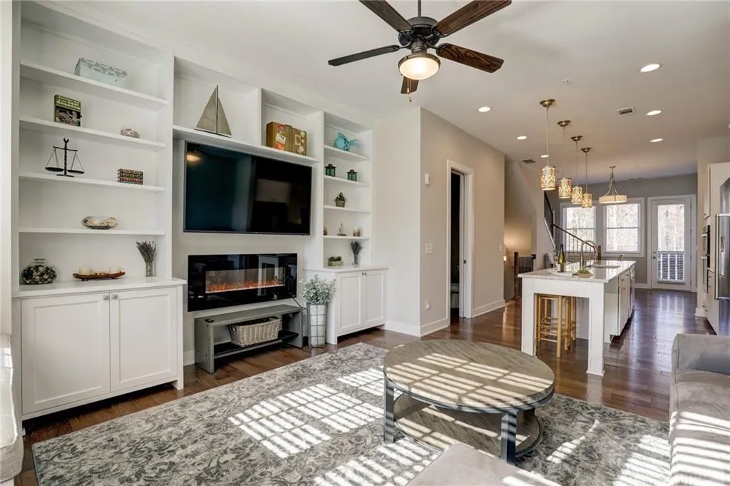 6719 Cadence Boulevard Unit 33, Sandy Springs, Georgia 30328, 1 Bedroom Bedrooms, ,2 BathroomsBathrooms,Residential,Sold,6719 Cadence Boulevard Unit 33,6817676